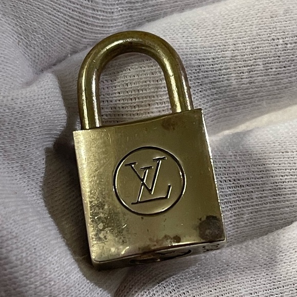LOUIS VUITTON vintage lock set in #204 - Picture 7 of 10